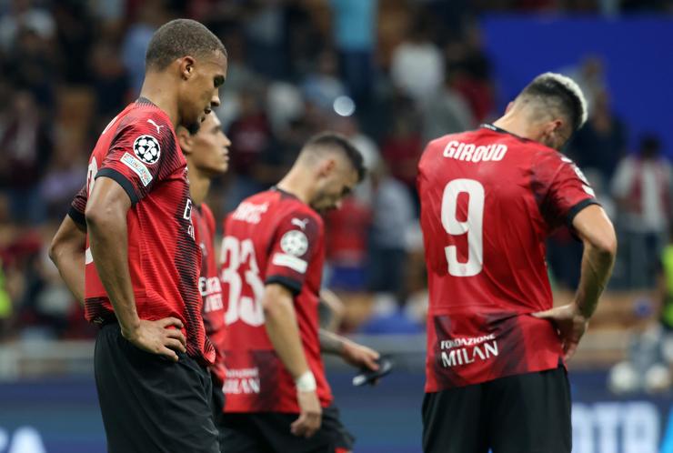 I giocatori del Milan delusi dopo il pari contro il Newcastle - Foto ANSA - Dotsport.it