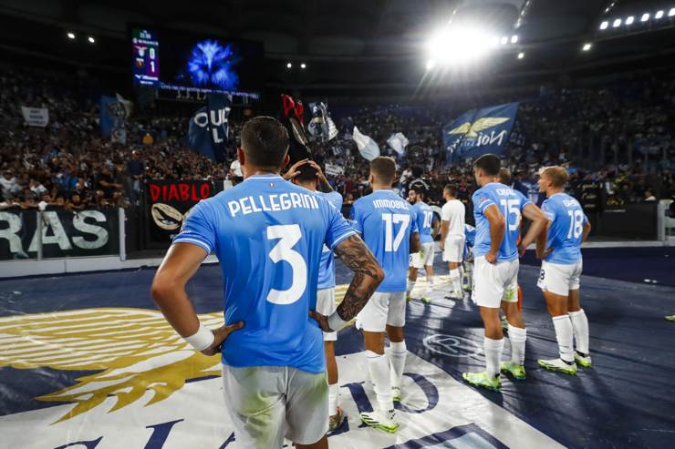 La Lazio sotto la curva Nord - Foto ANSA - Dotsport.it