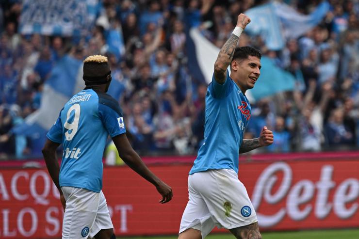 Mathias Olivera festeggia una rete segnata con la maglia del Napoli - Foto ANSA - Dotsport.it