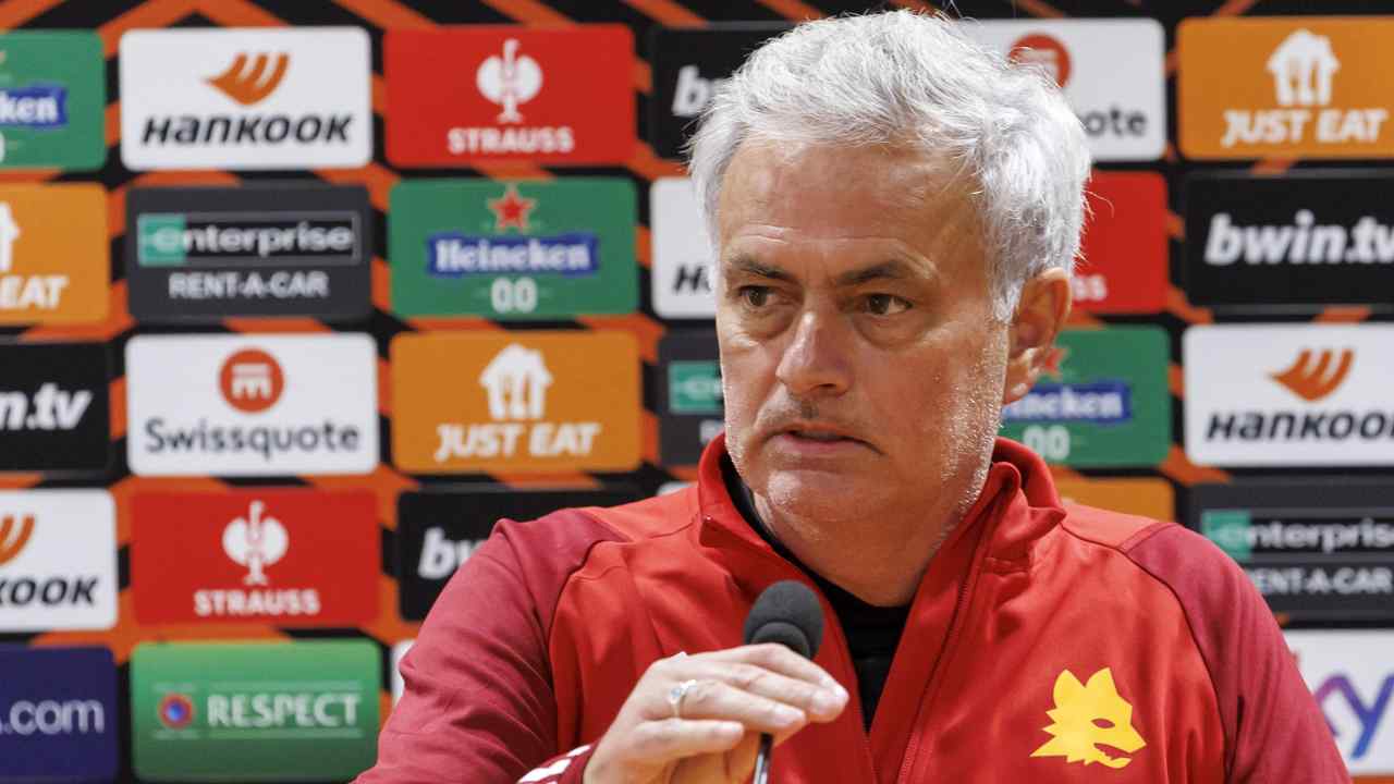 Mourinho in conferenza stampa - Foto ANSA - Dotsport.it