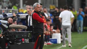 Mourinho in panchina - Foto ANSA - Dotsport.it