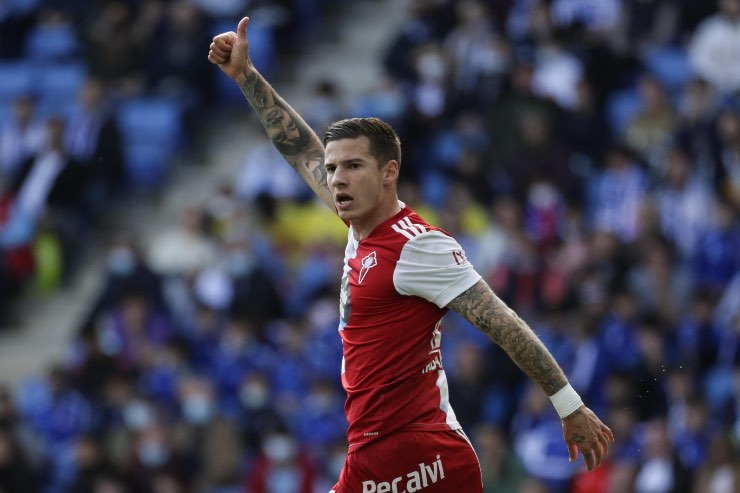 Santi Mina