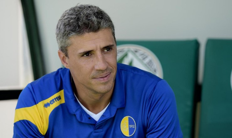 Al-Ain, Crespo nuovo allenatore.