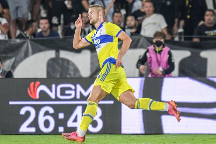De Ligt festeggia una rete segnata con la maglia della Juventus - Foto ANSA - Dotsport.it