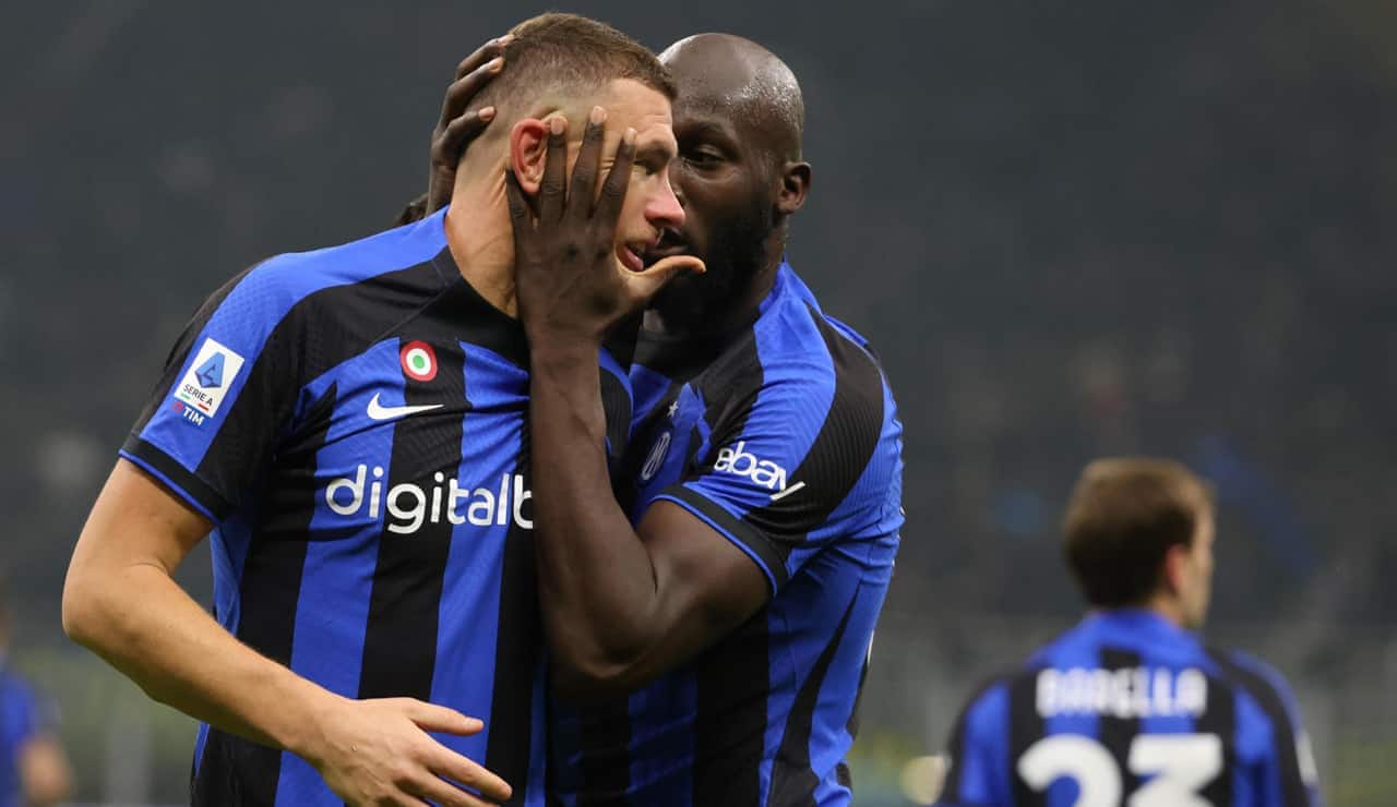 Edin Dzeko e Romelu Lukaku con la maglia dell'Inter - Foto ANSA - Dotsport.it