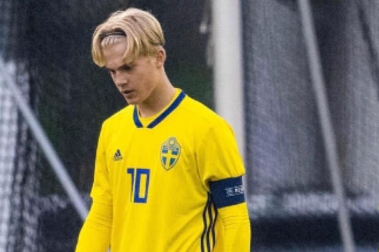 Lucas Bergvall con la maglia delle giovanili della Svezia - Foto profilo Instagram del giocatore - Dotsport.it