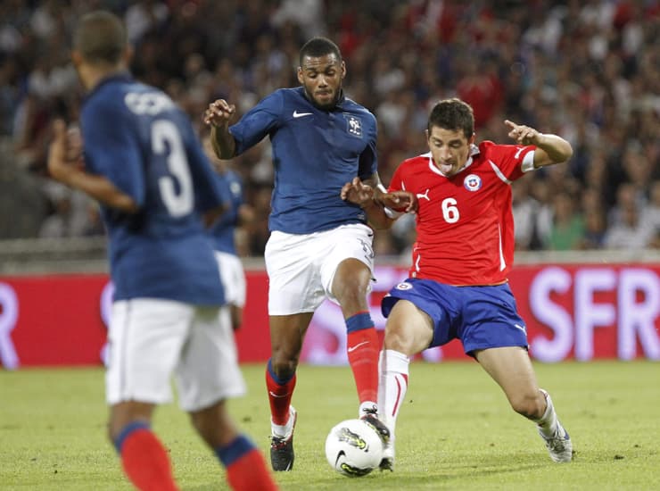 M'Vila con la maglia della Nazionale francese - Foto ANSA - Dotsport.it