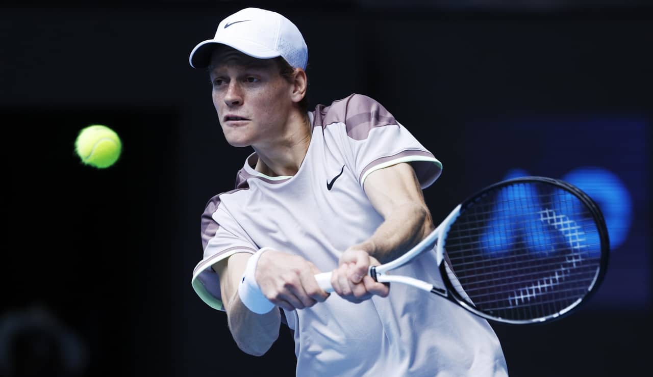 Jannik Sinner contro Djokovic agli Australian Open 2024 - Foto ANSA - Dotsport.it