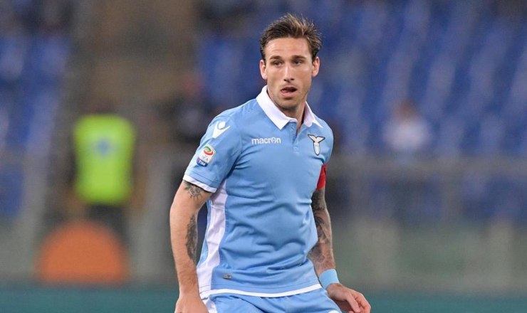 L'ex Lazio, Biglia, ha annunciato l'addio al calcio.