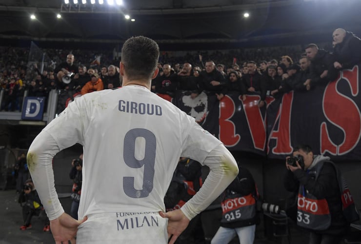 Olivier Giroud a colloquio con i tifosi a Roma - Foto Lapresse - Dotsport.it