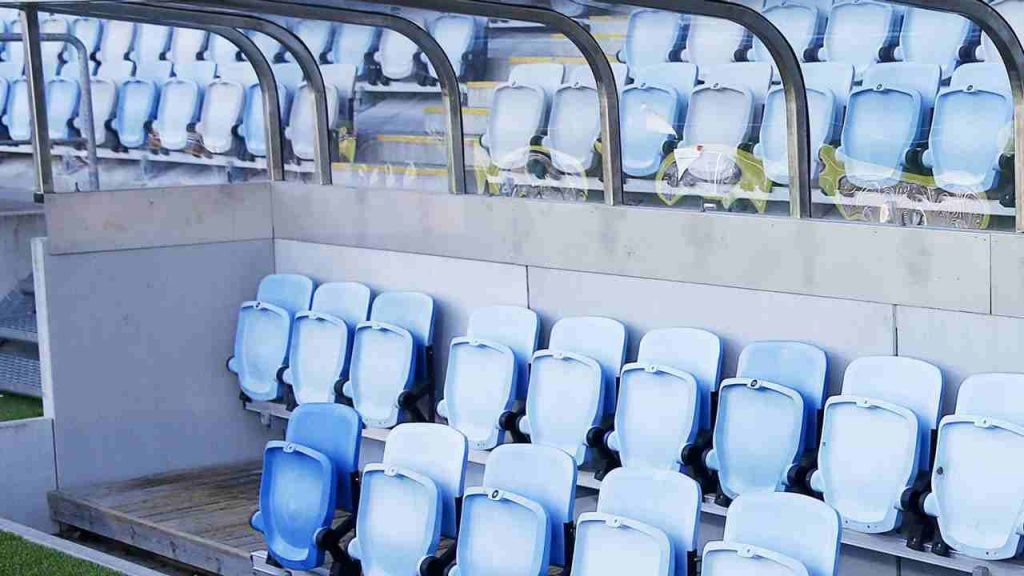 Addio immediato al club: il tecnico presenta le dimissioni | Rinuncia a soldi e contratto
