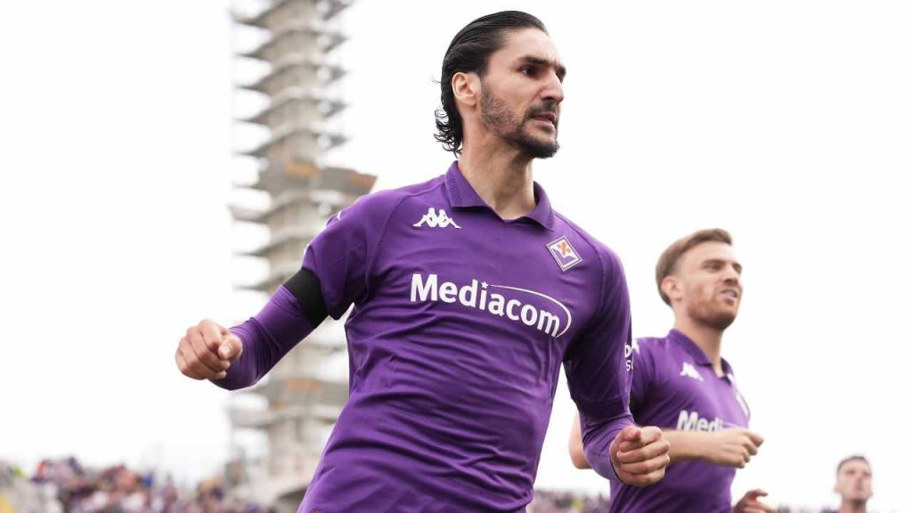 Adli saluta Firenze: ritorno al Milan dopo un anno intenso