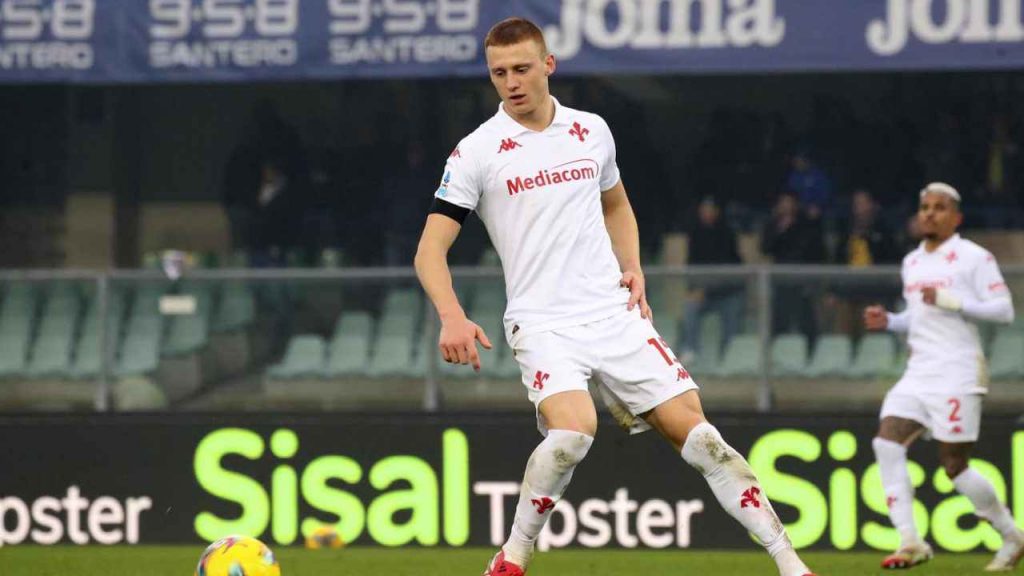 Comuzzo, il difensore che infiamma il mercato: duello tra Juventus e Milan