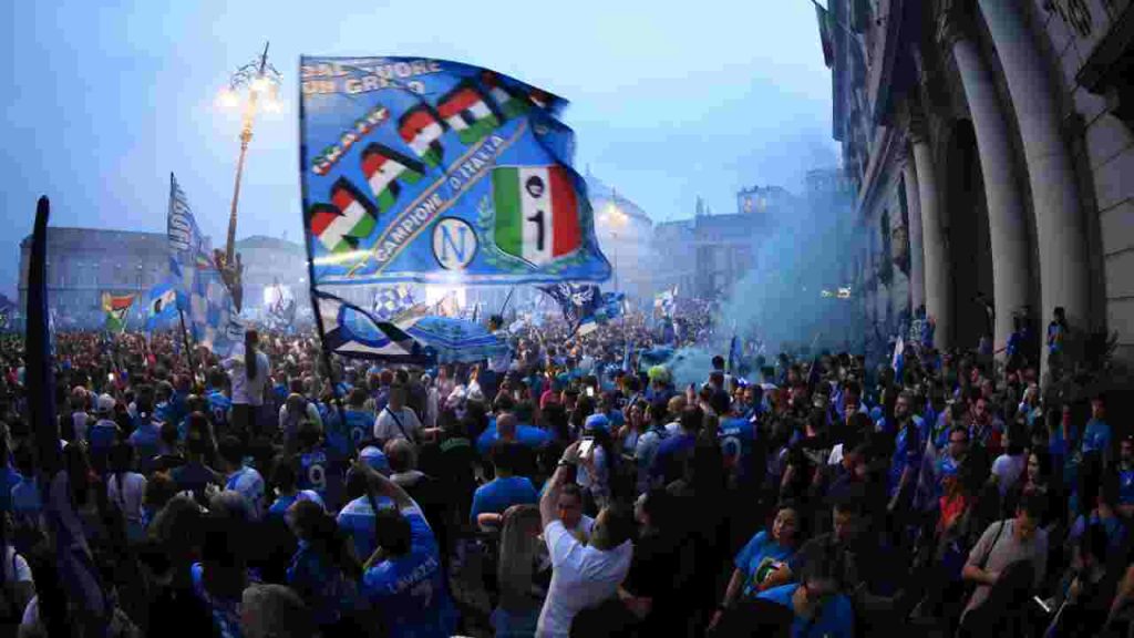 Napoli-Cagliari: la sfida scudetto si decide al Maradona